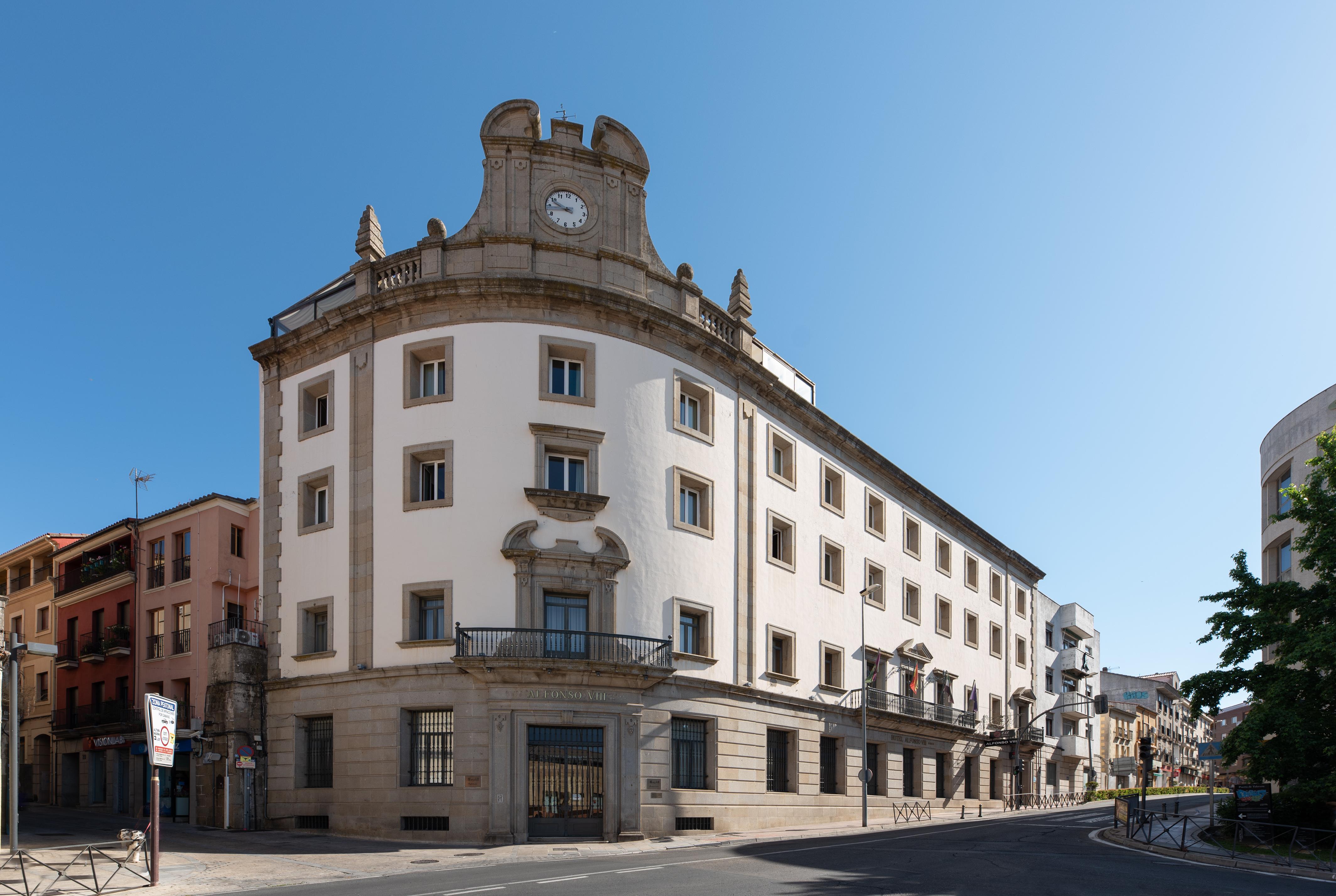 Exe Alfonso VIII Hotel Plasencia Exterior photo